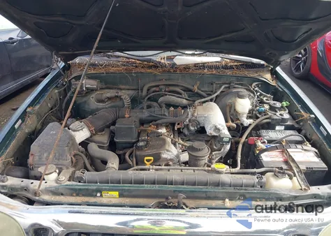 2001 Toyota Tacoma from USA, damaged, VIN 5TEVL52N51Z766021